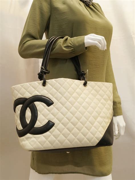 v&a chanel tote bag